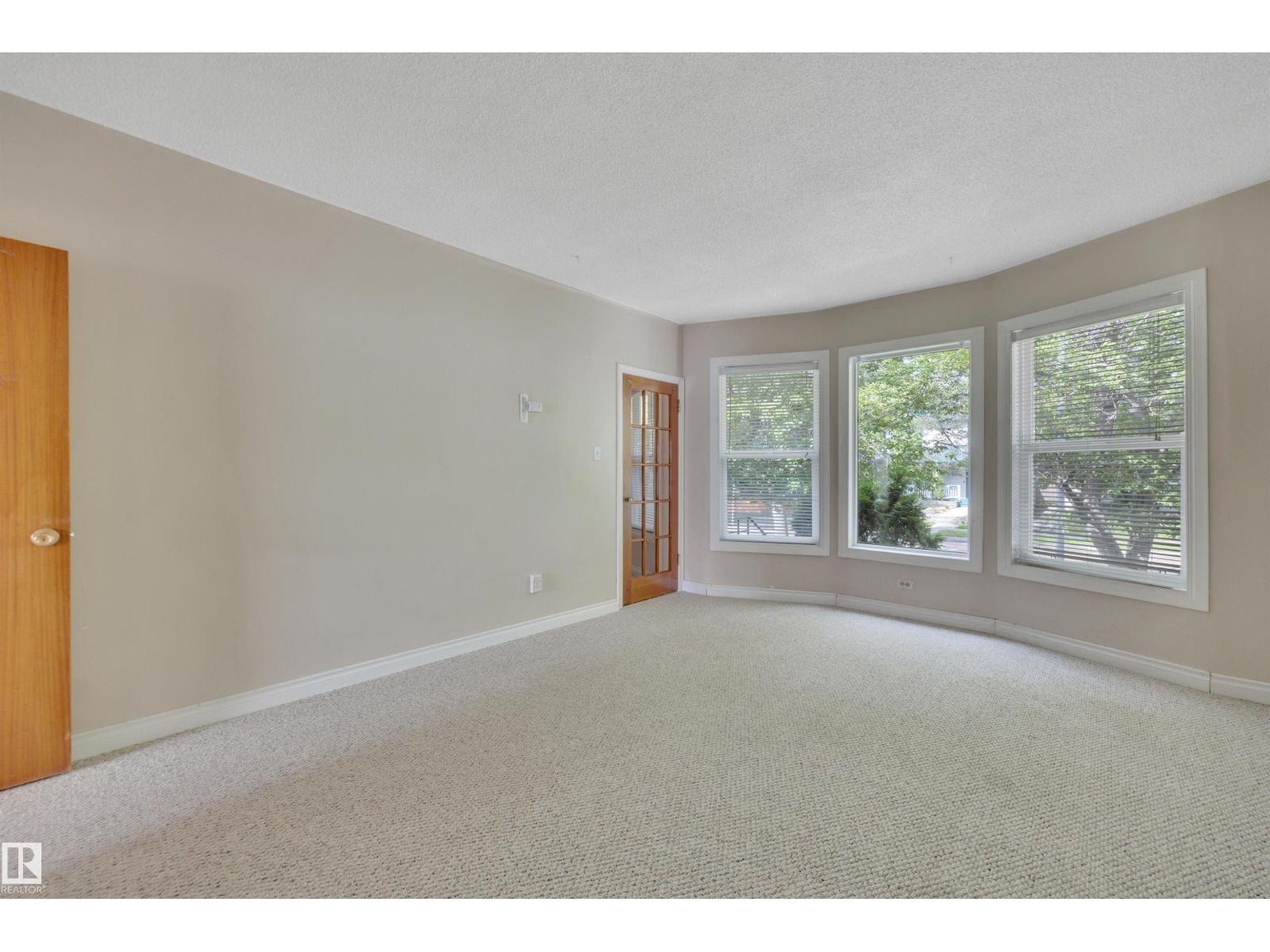 9307 92 ST NW - 11