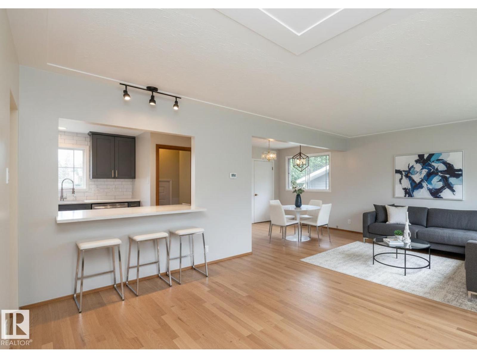 5608 122 AV NW - 5