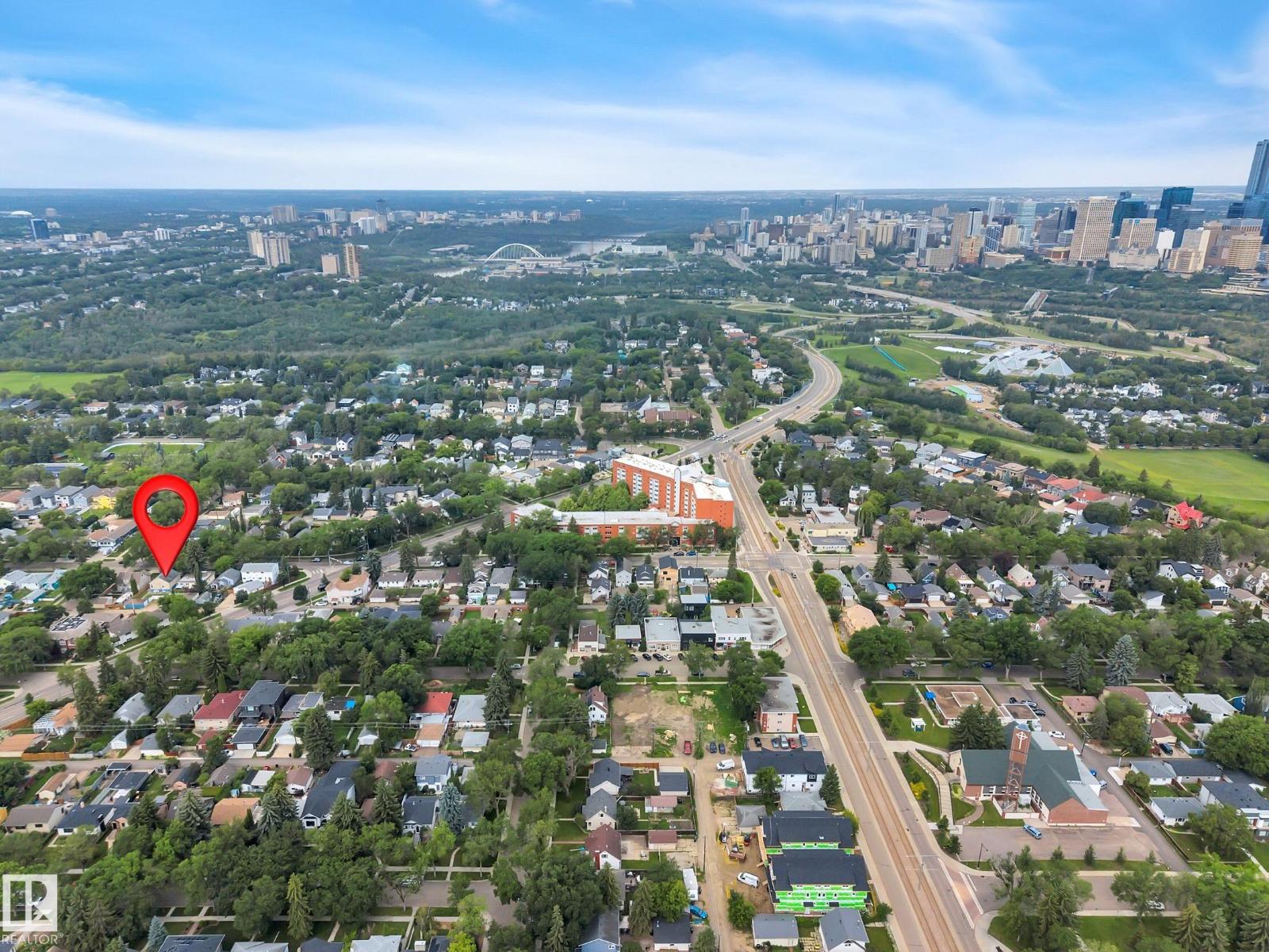 9307 92 ST NW - 52