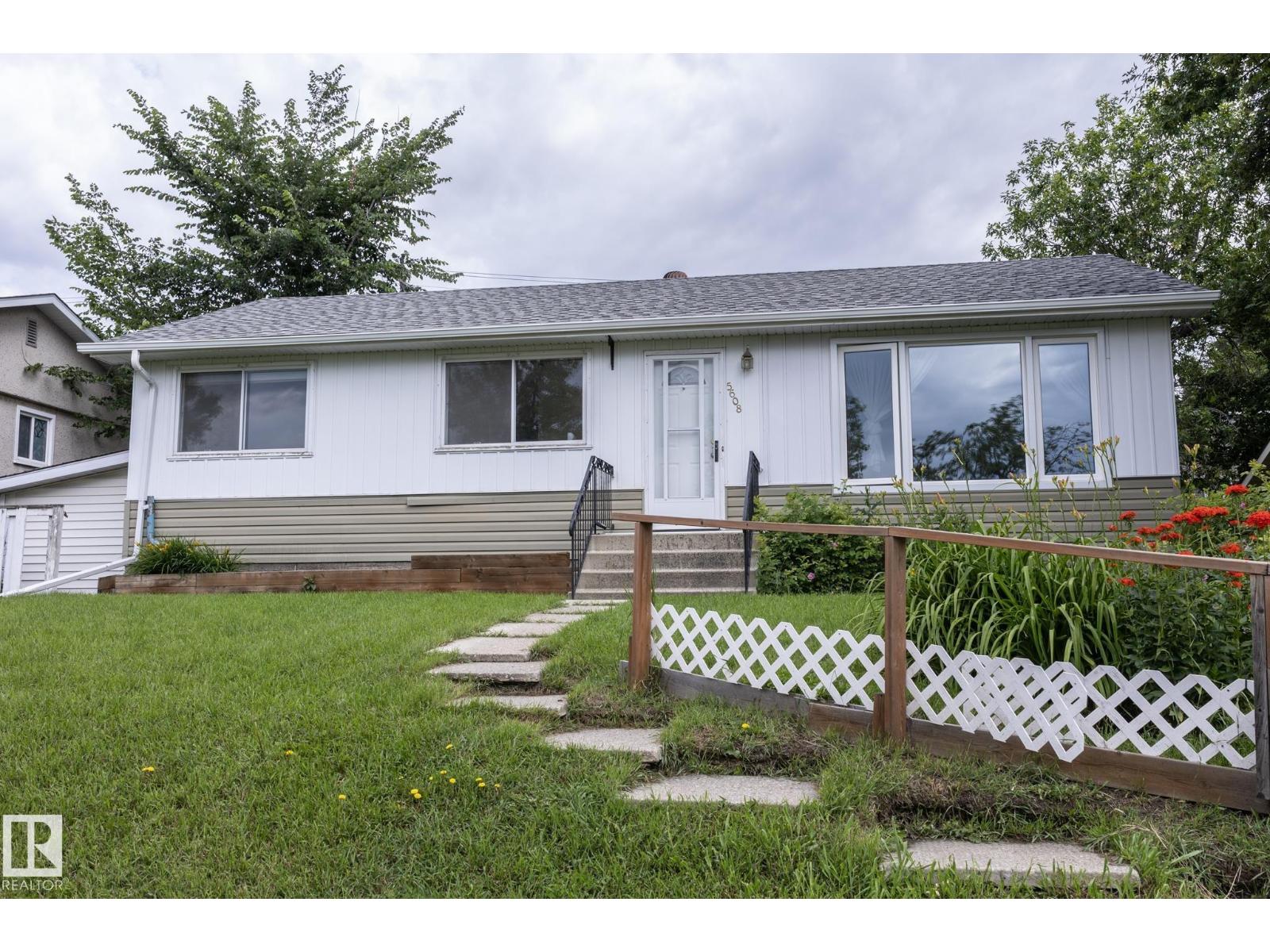 5608 122 AV NW - 2