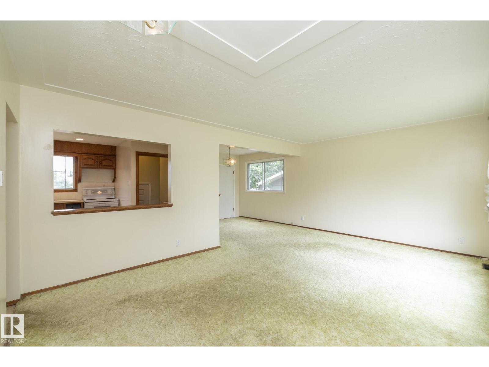 5608 122 AV NW - 4