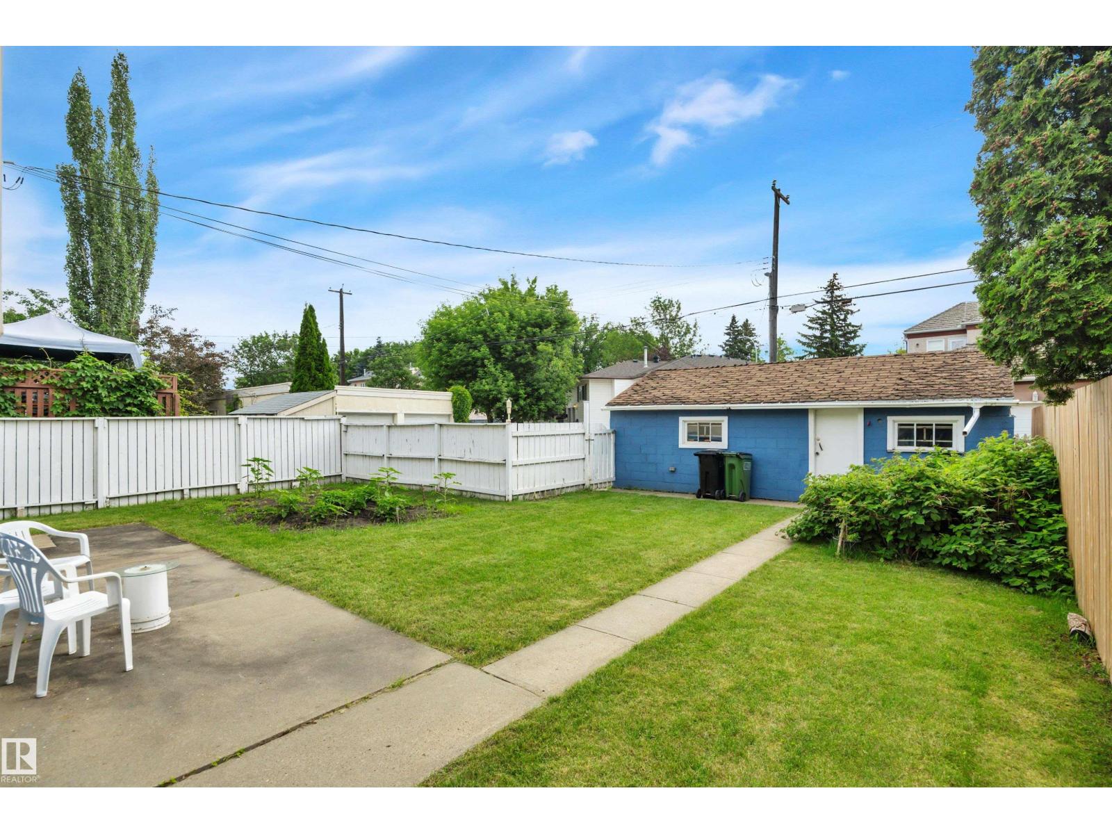 9307 92 ST NW - 41