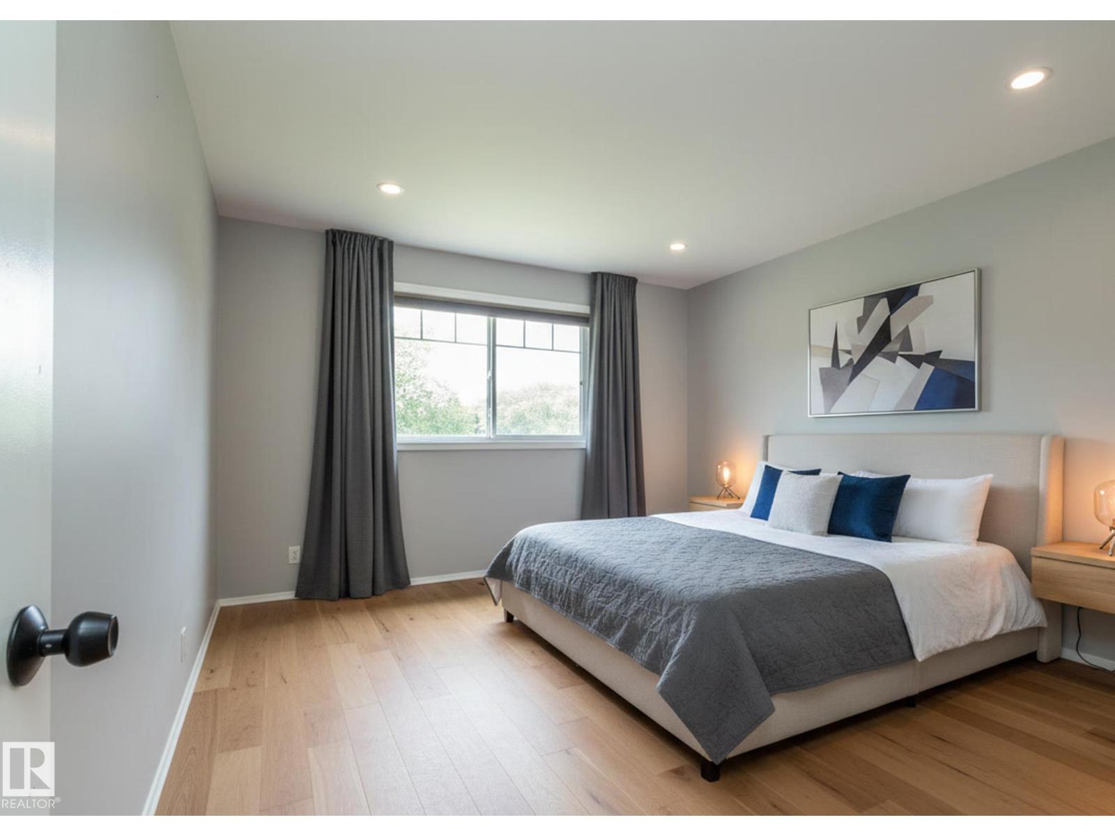 5608 122 AV NW - 26