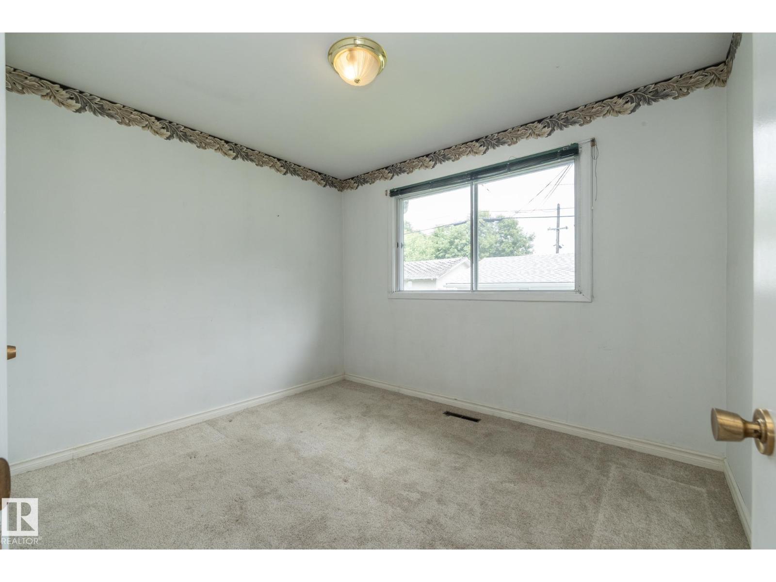 5608 122 AV NW - 27