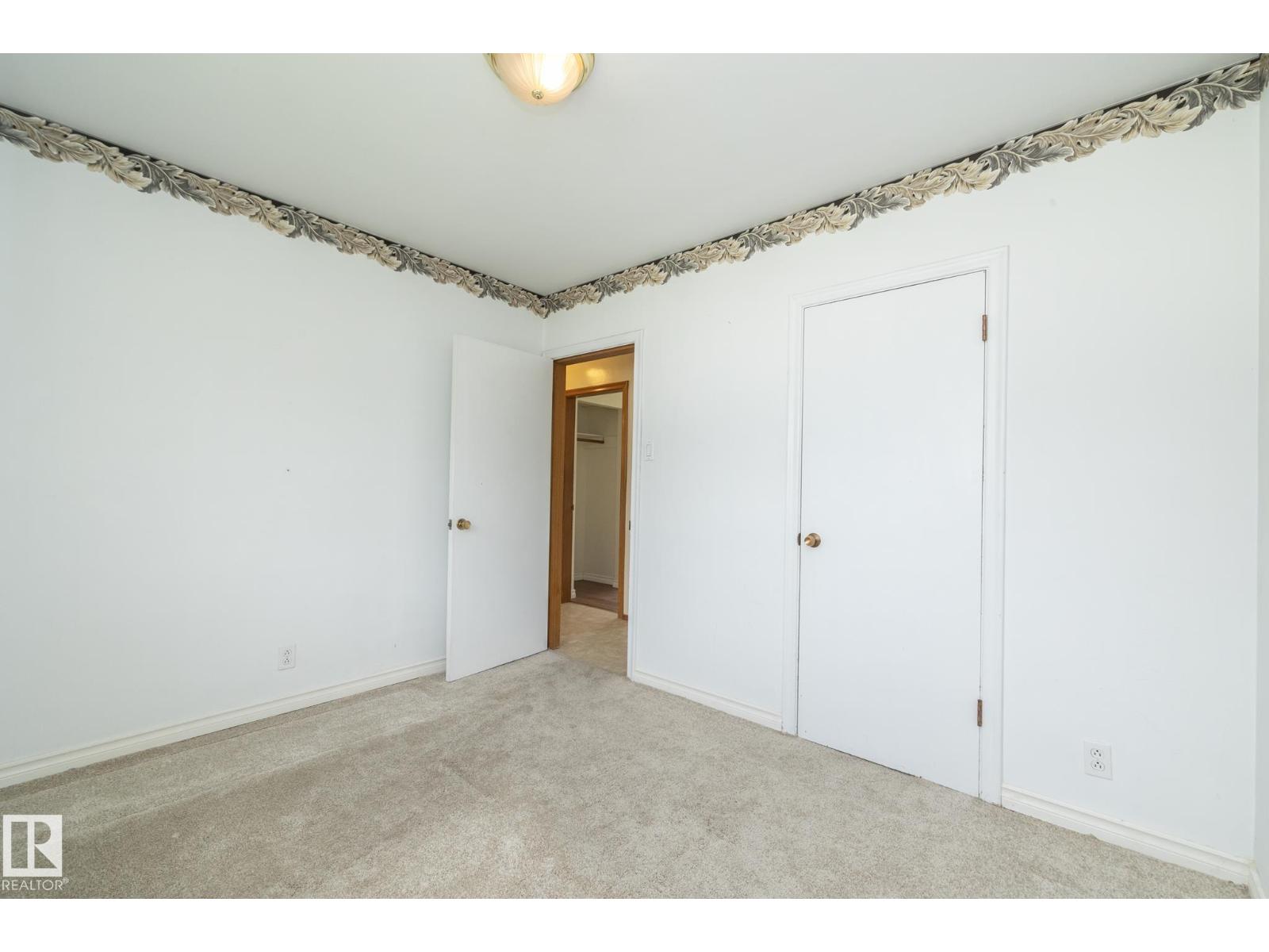 5608 122 AV NW - 29