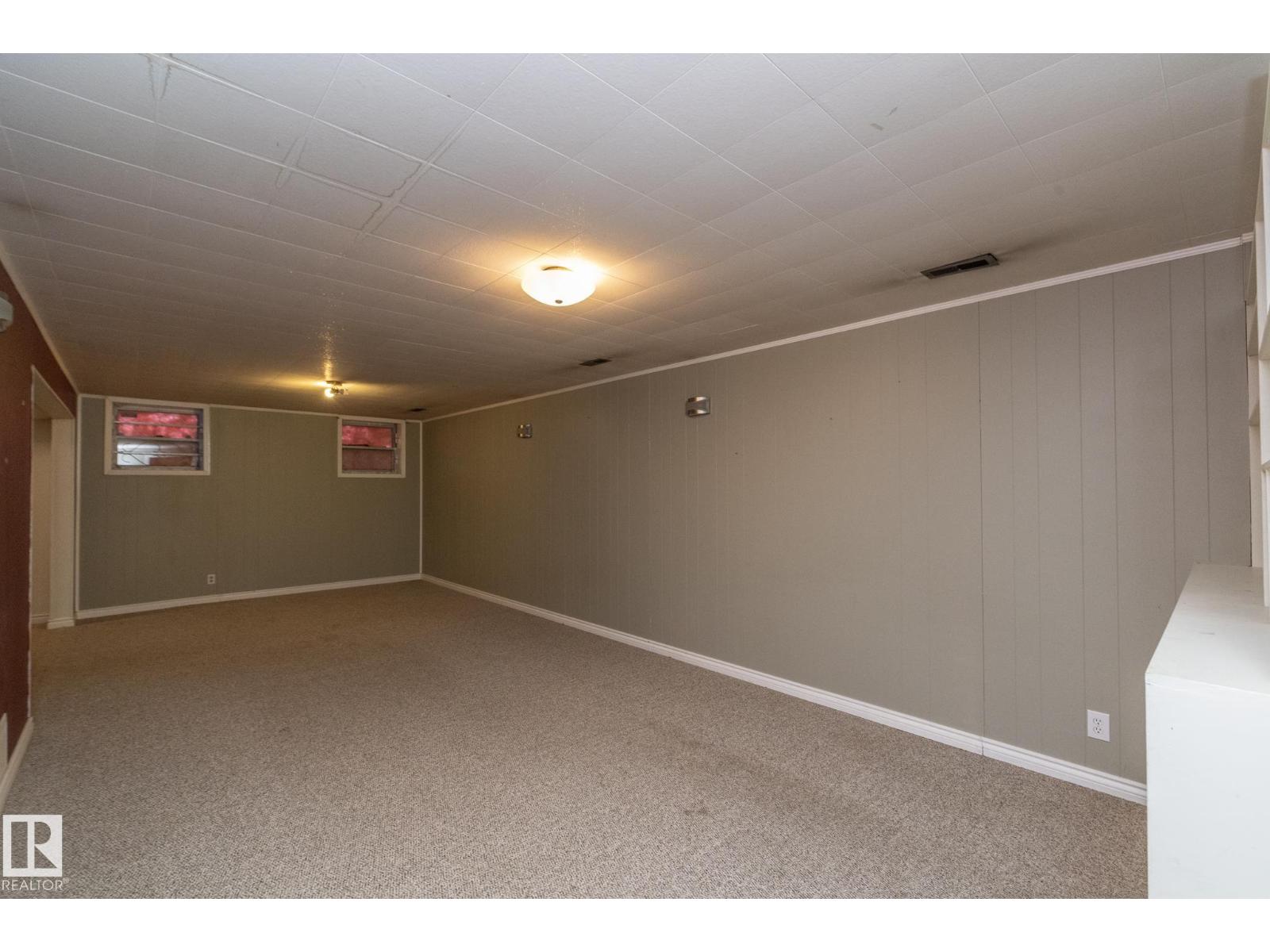 5608 122 AV NW - 42