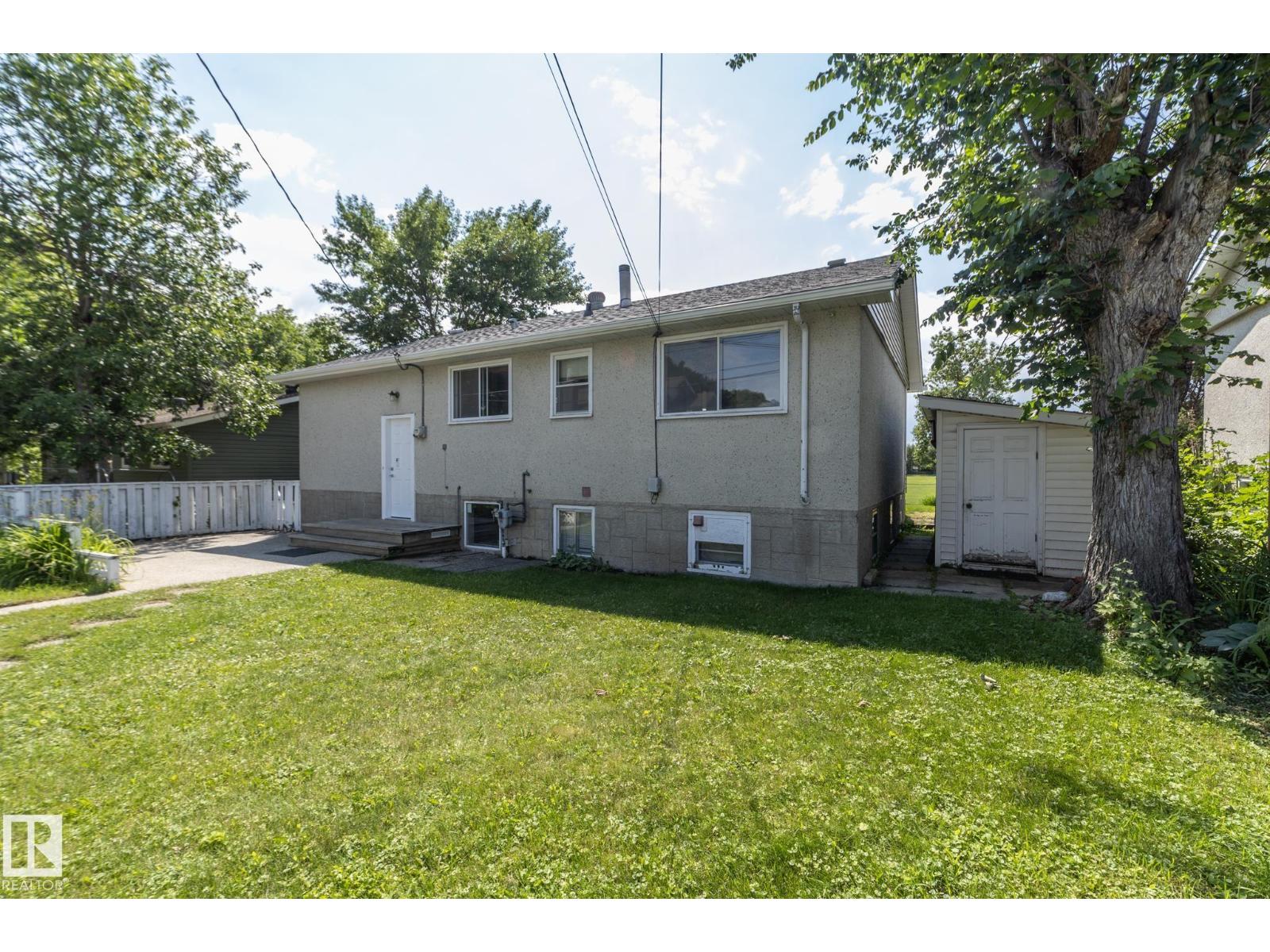 5608 122 AV NW - 56