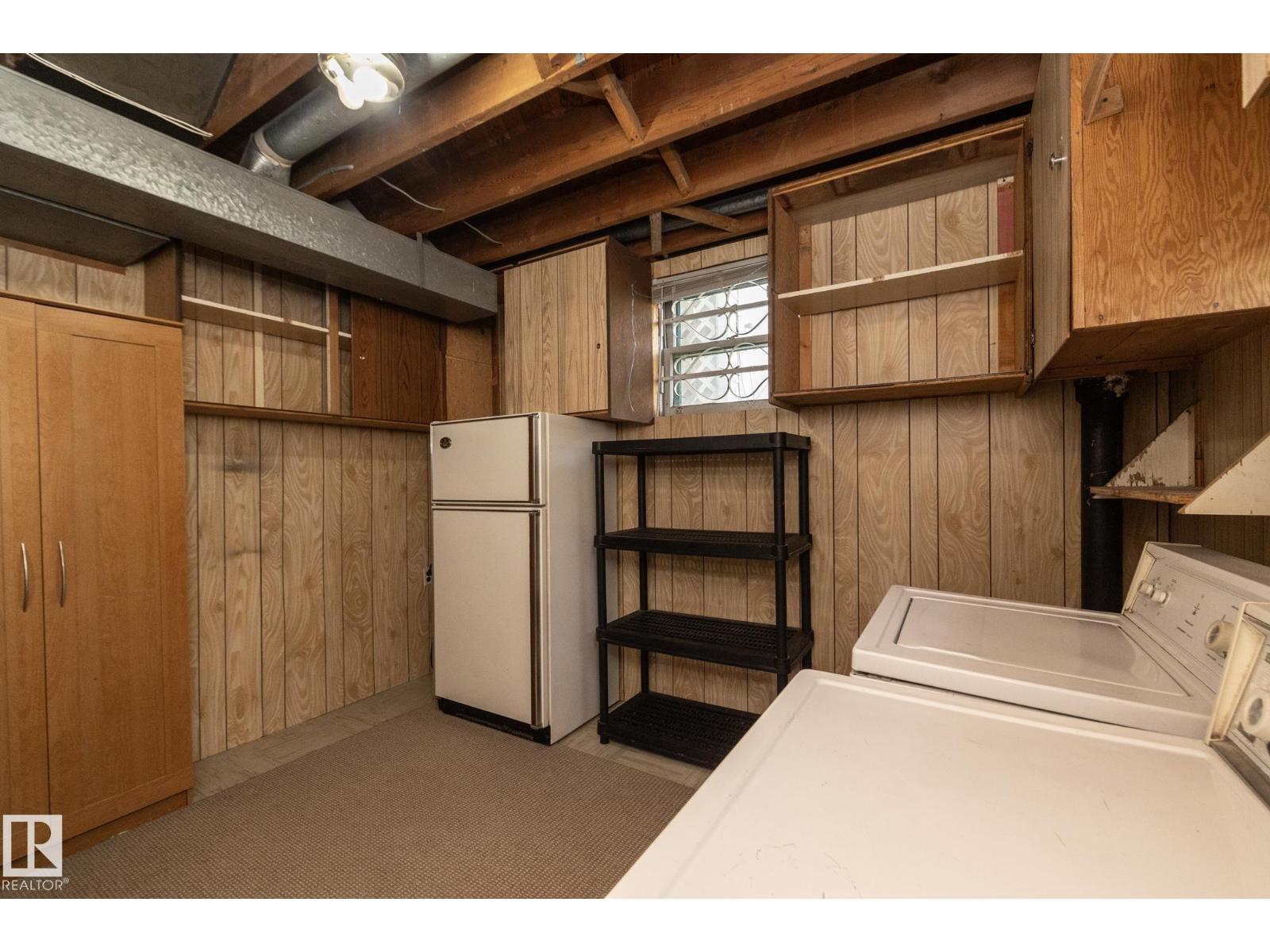 5608 122 AV NW - 49