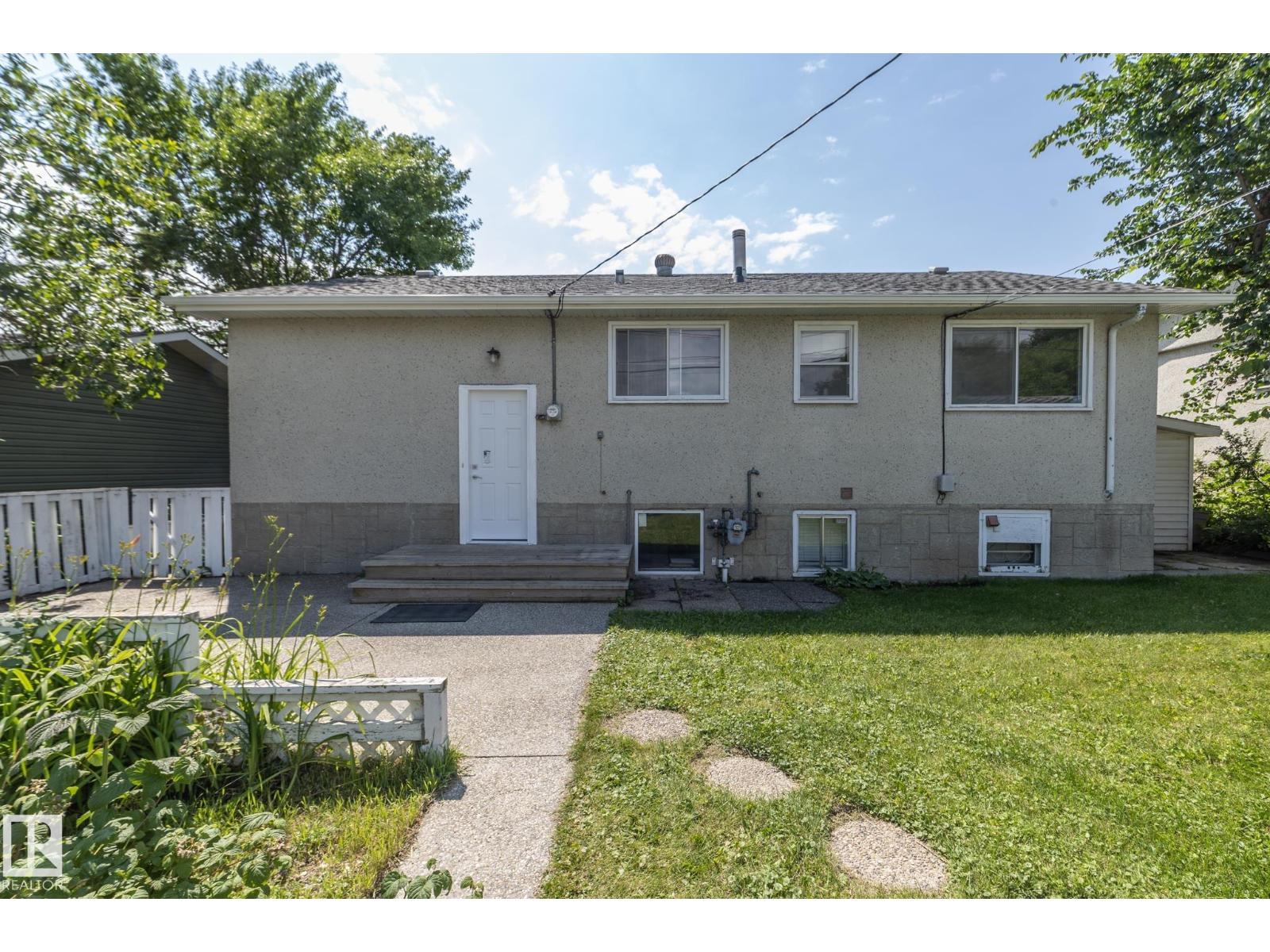 5608 122 AV NW - 55