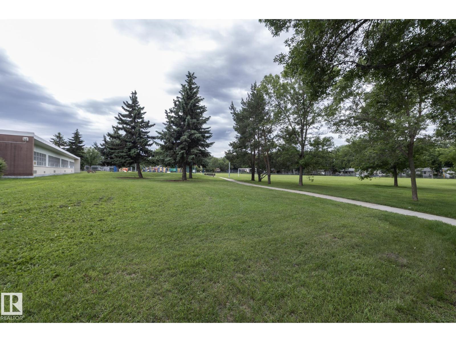 5608 122 AV NW - 62