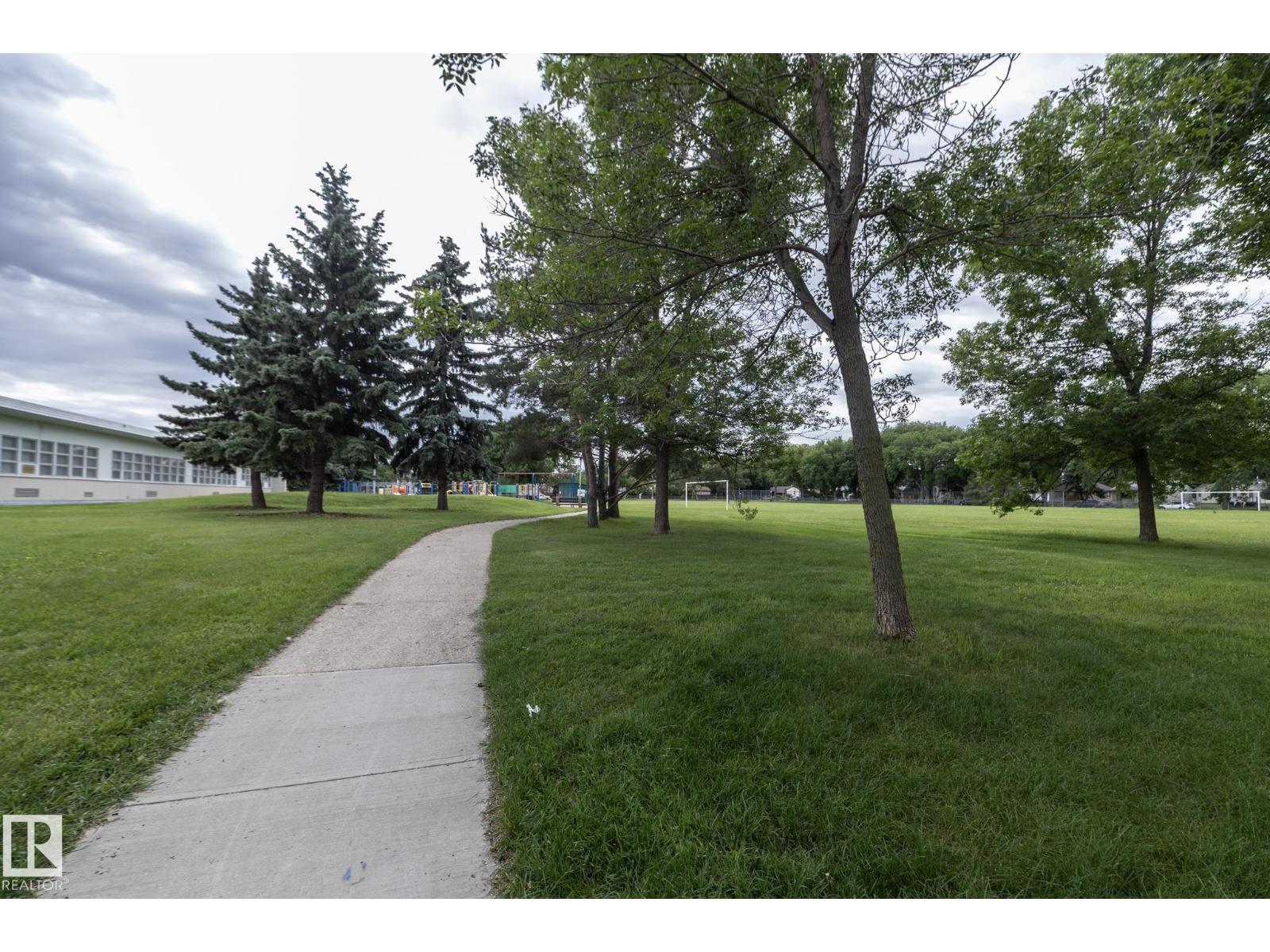 5608 122 AV NW - 63