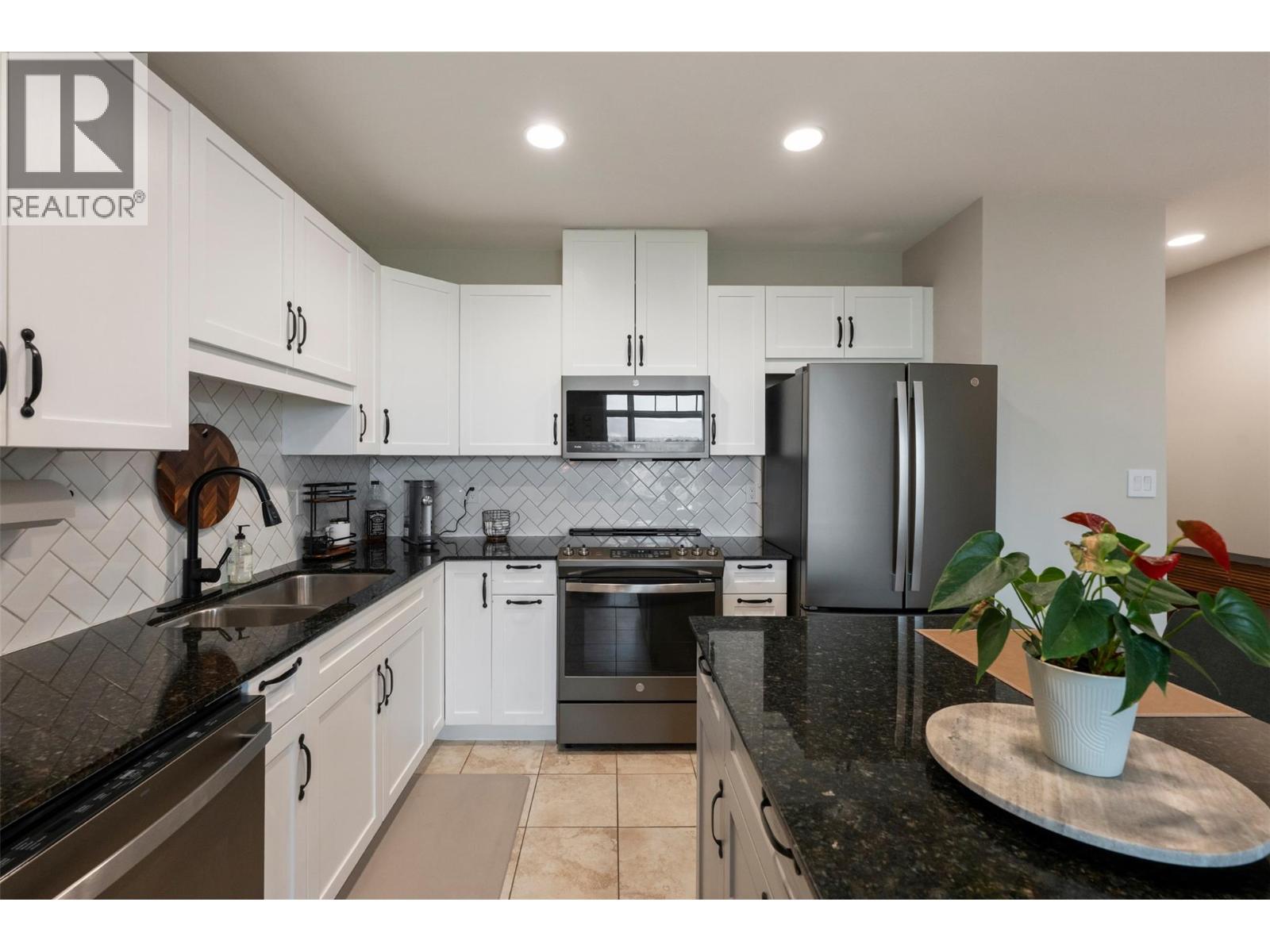 3301 Skaha Lake Road Unit# 608, Penticton