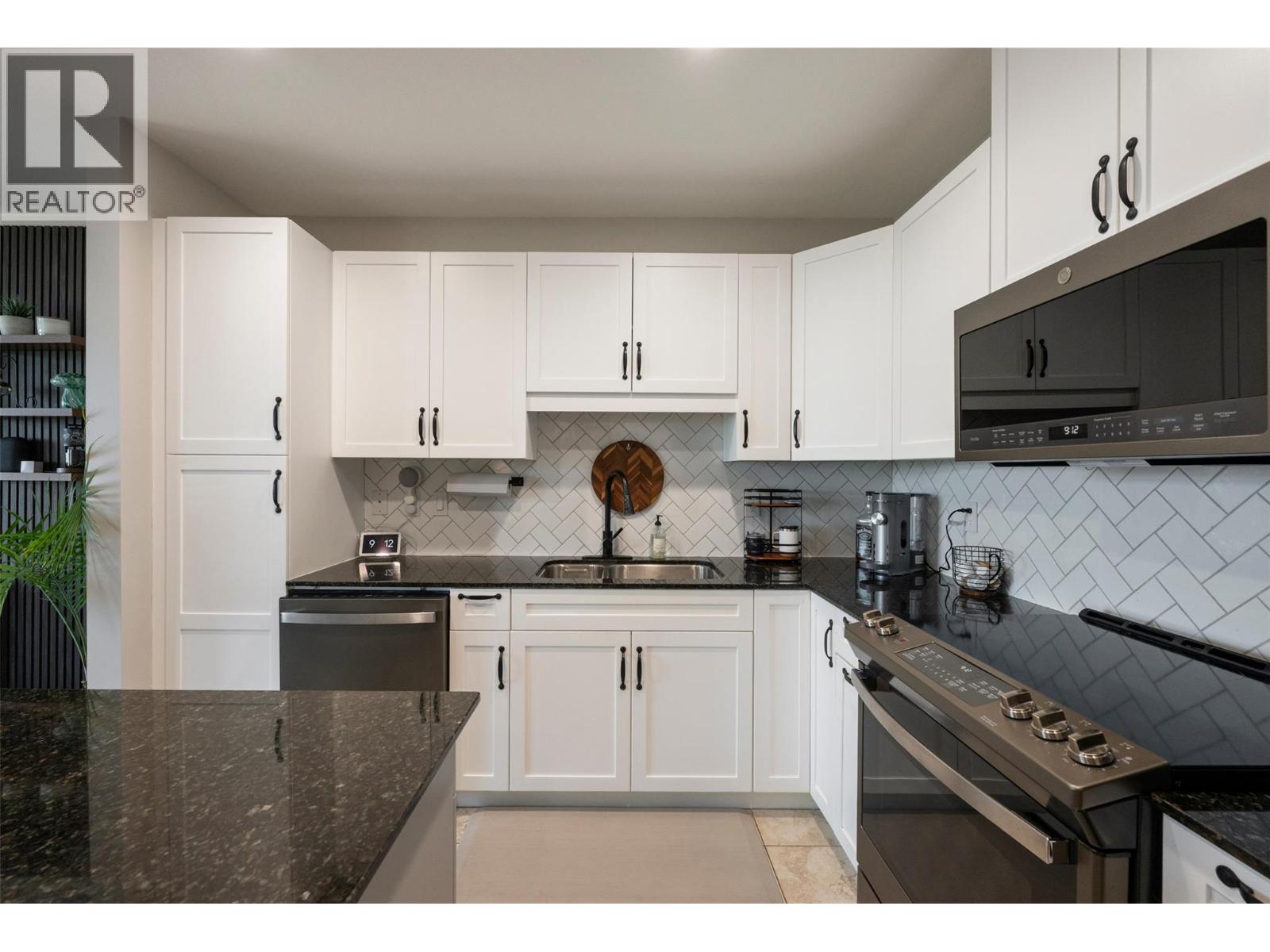 3301 Skaha Lake Road Unit# 608, Penticton