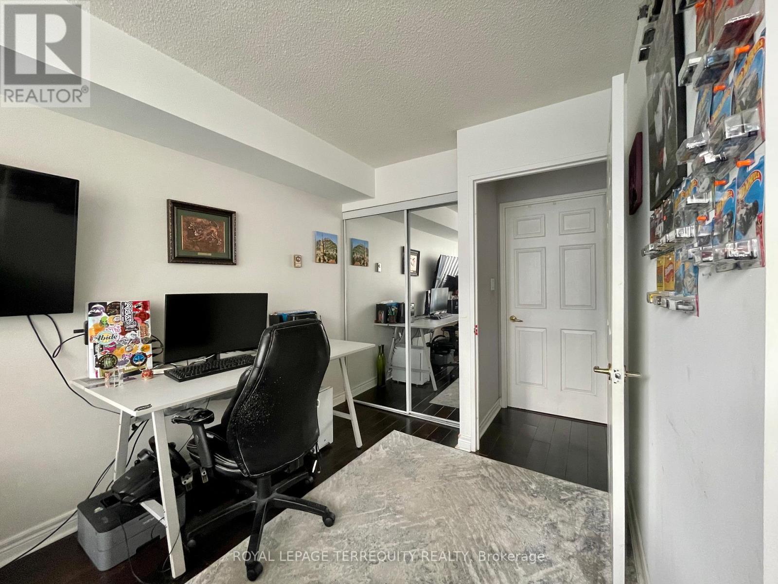 #1009 30 GREENFIELD AVENUE - 13