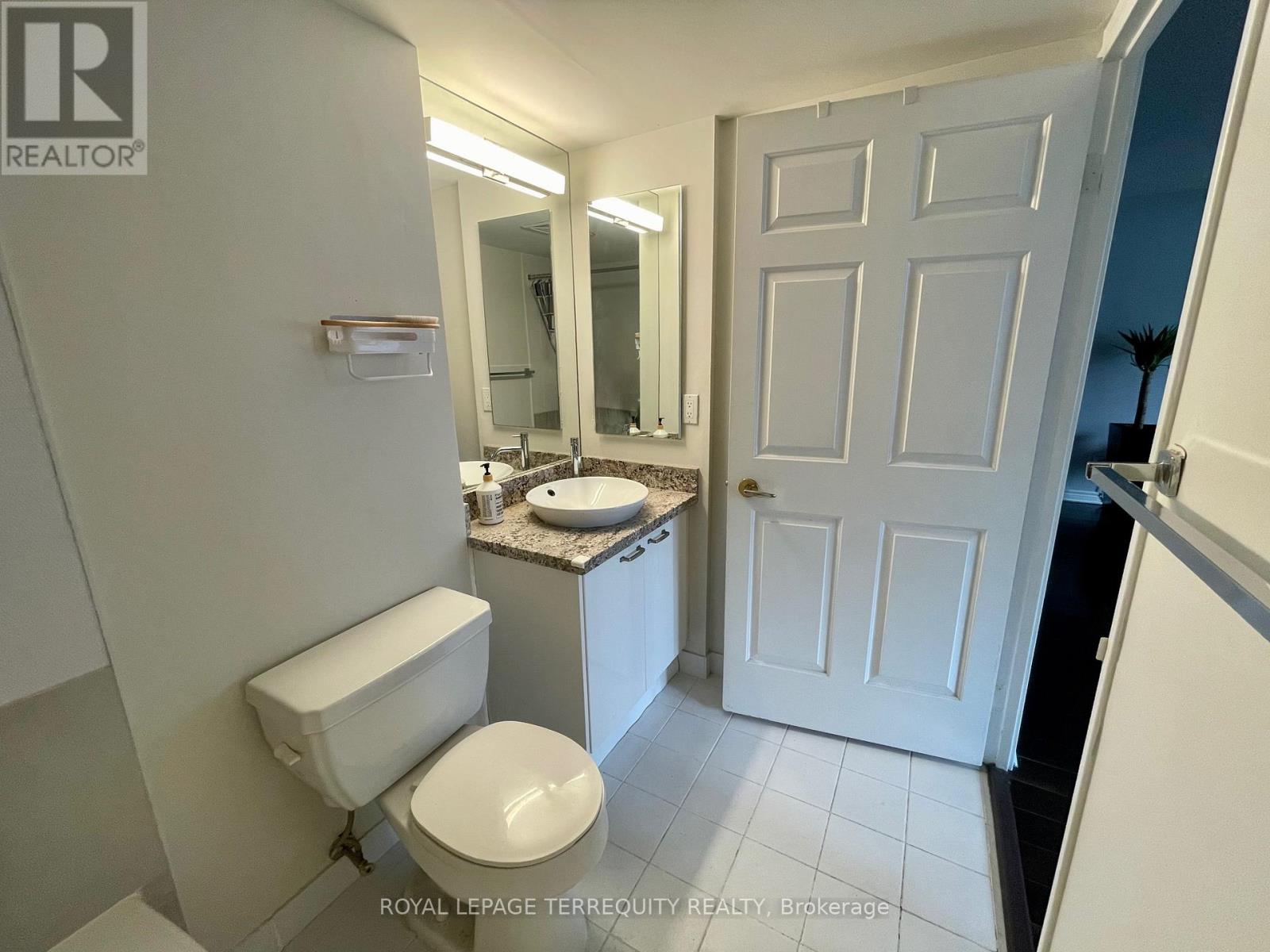 #1009 30 GREENFIELD AVENUE - 15