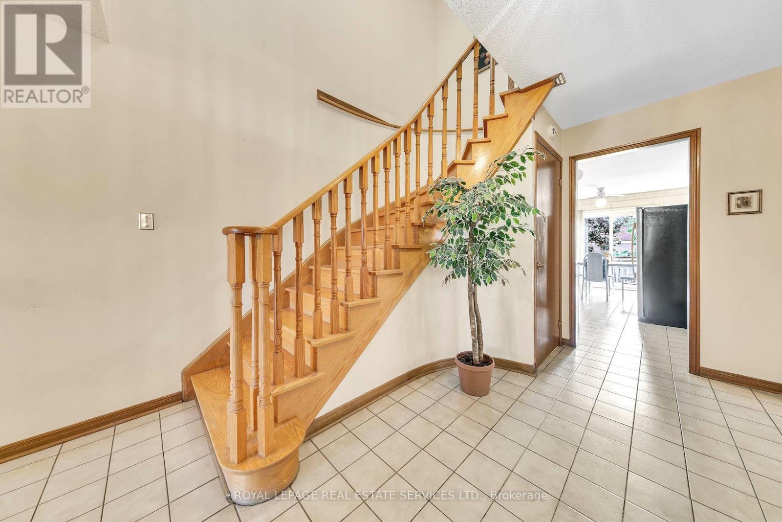 47 VELVET CRESCENT - 12