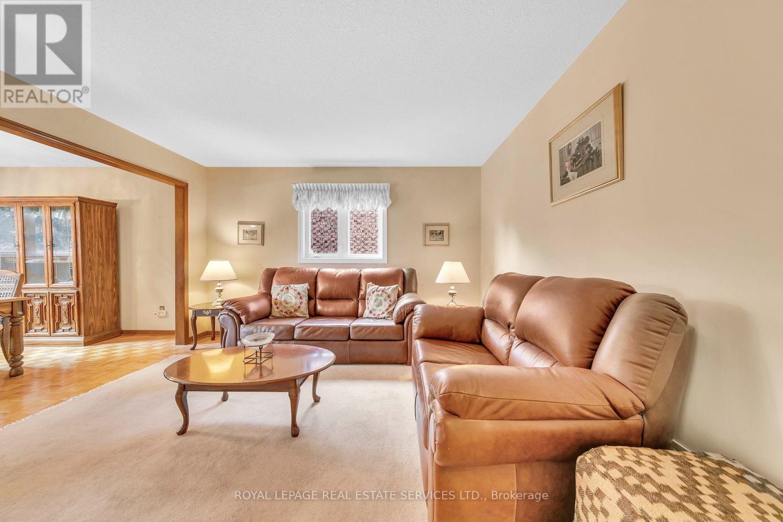 47 VELVET CRESCENT - 17