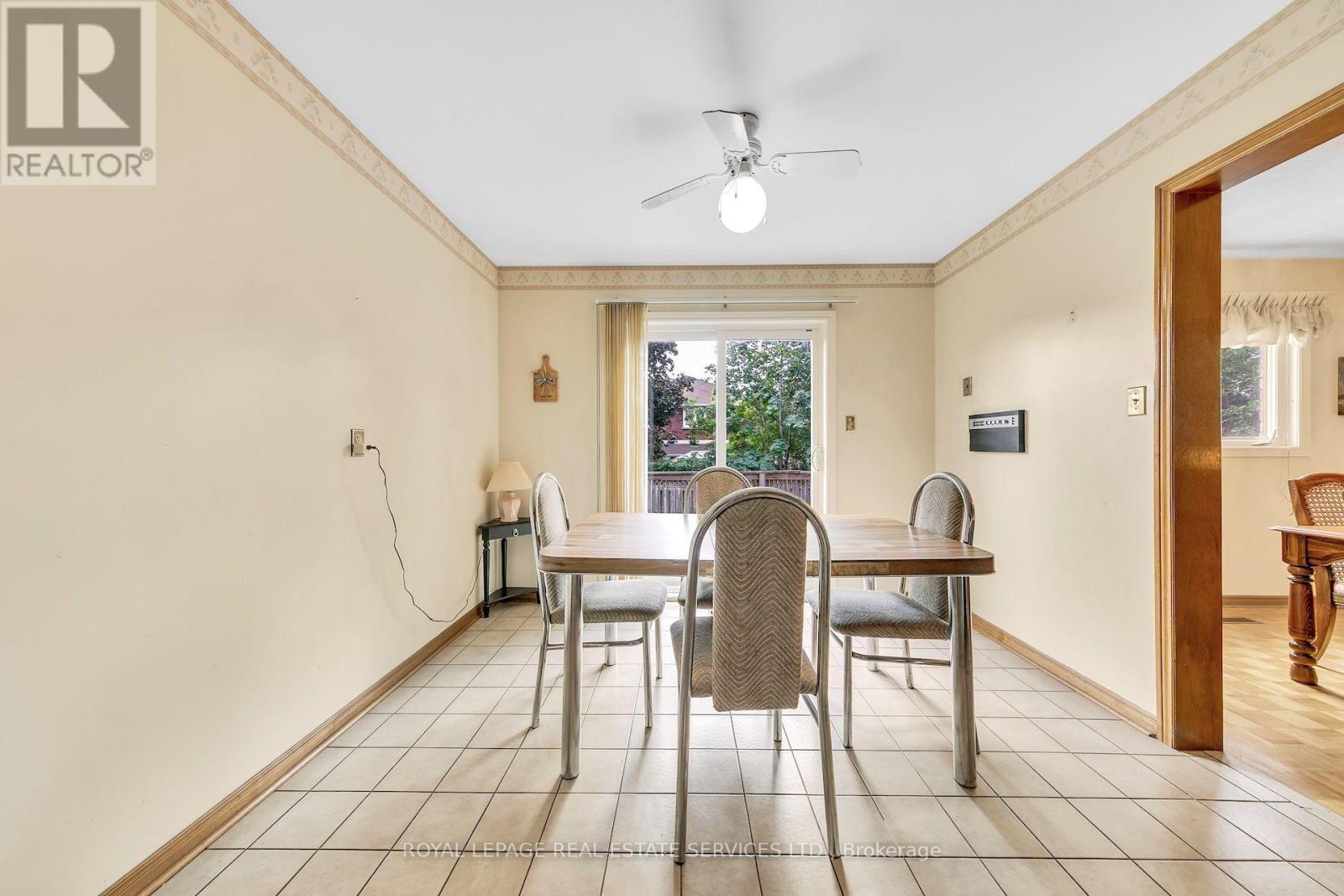 47 VELVET CRESCENT - 26