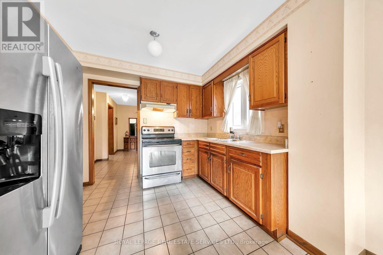 47 VELVET CRESCENT - 29