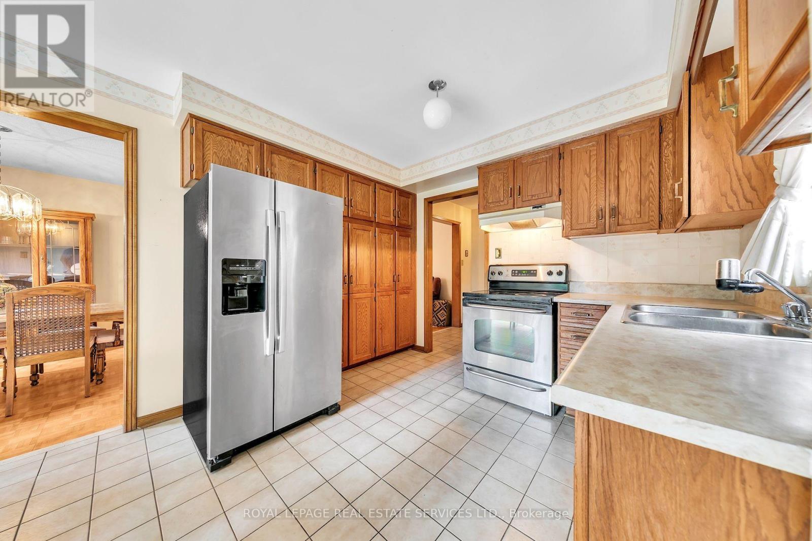 47 VELVET CRESCENT - 30