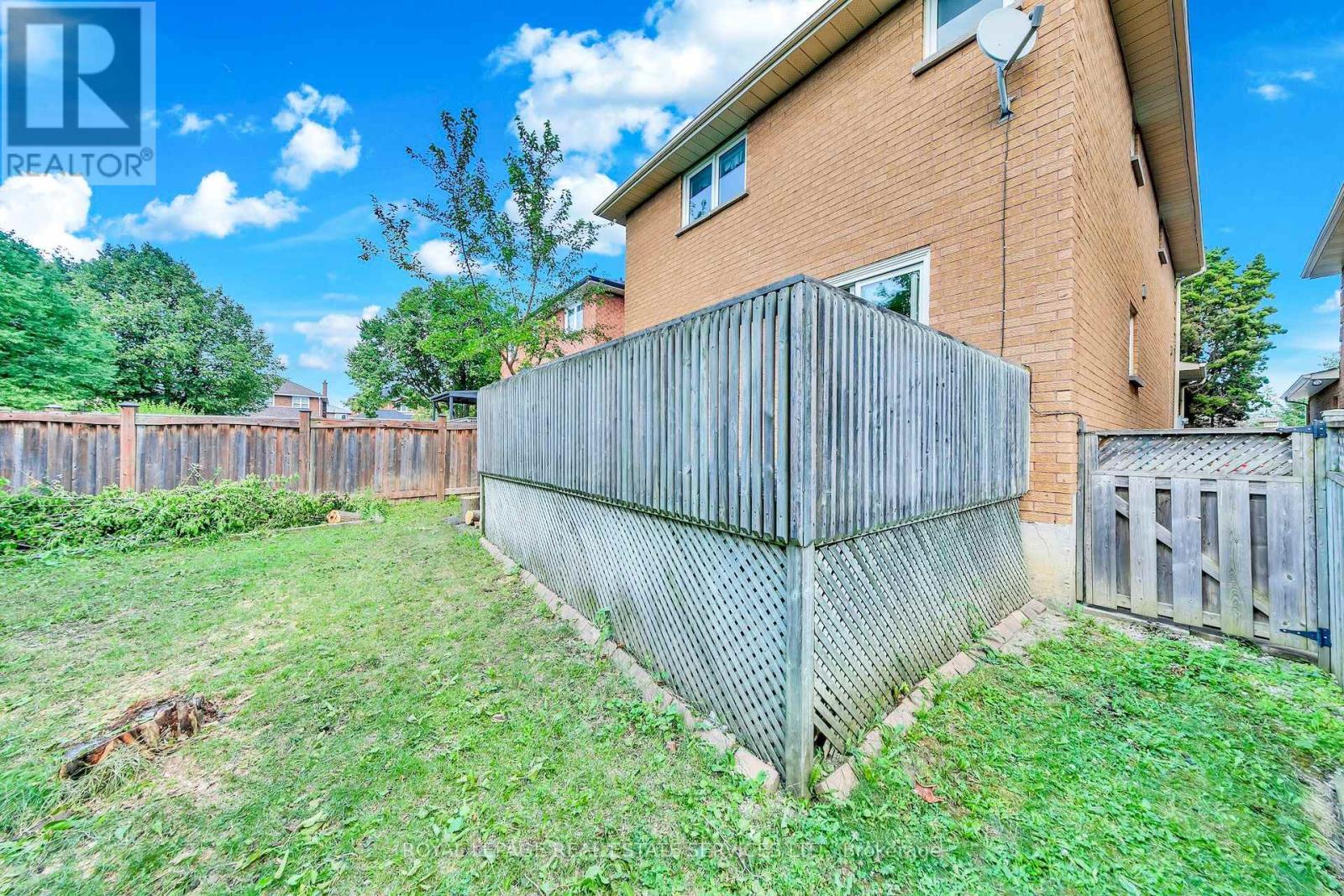 47 VELVET CRESCENT - 32