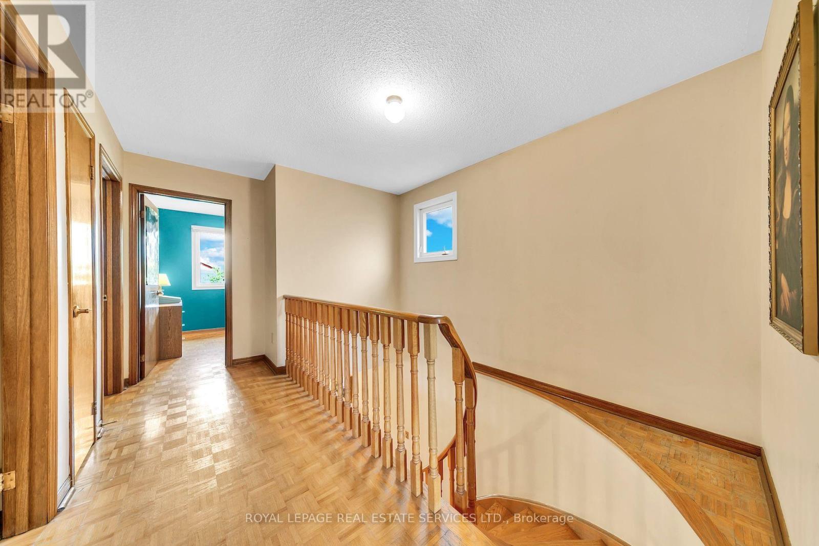 47 VELVET CRESCENT - 33
