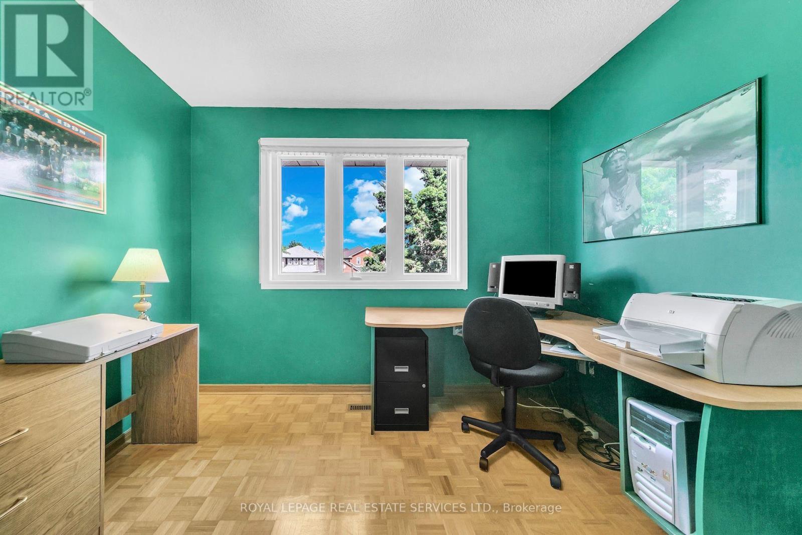 47 VELVET CRESCENT - 34