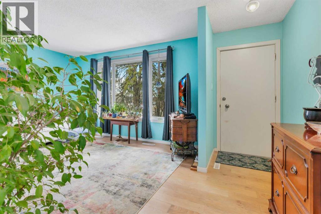 6749 59 Avenue - 5