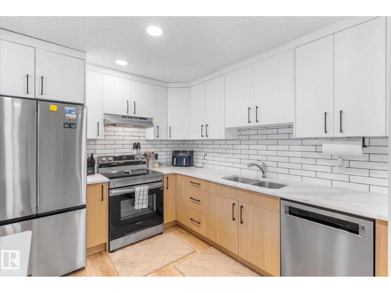 4009 37 AV NW - 11