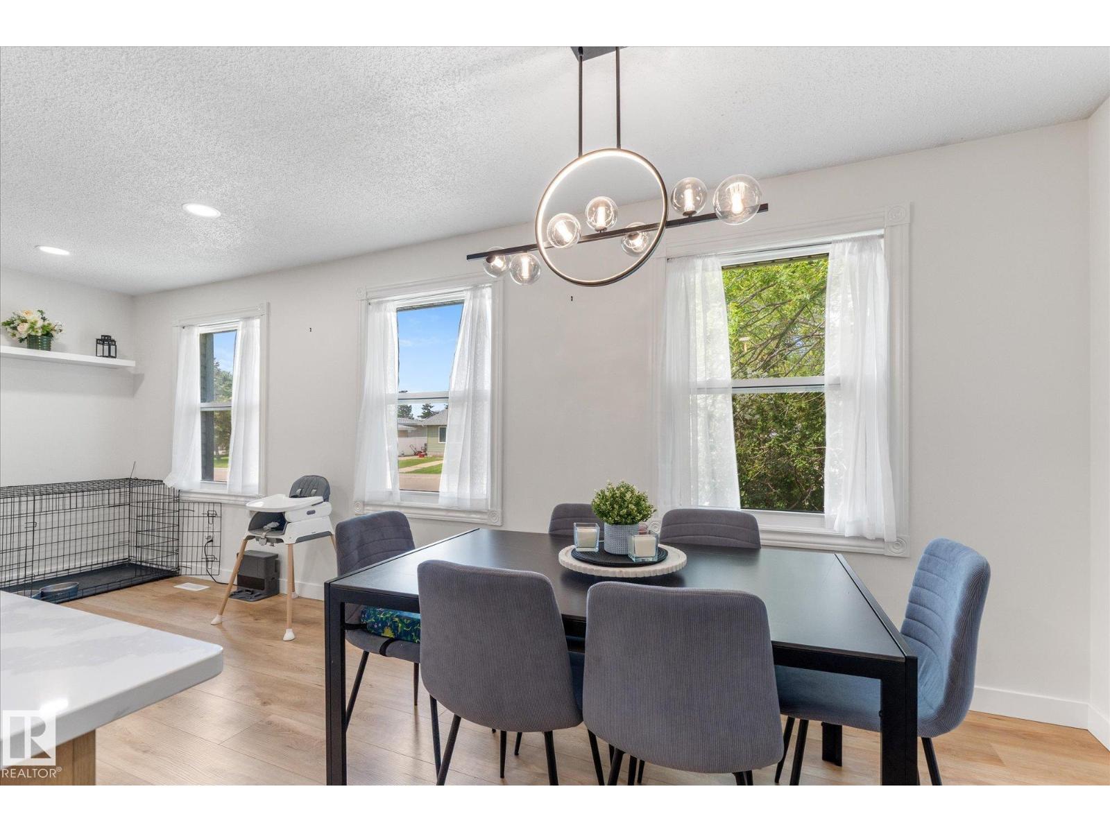 4009 37 AV NW - 12