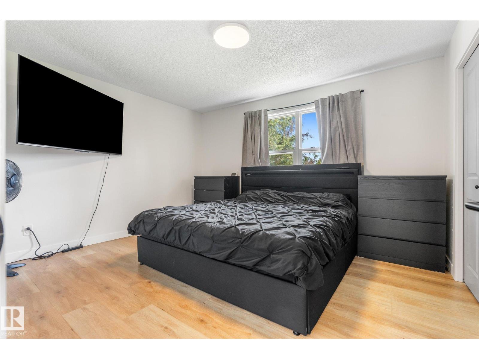 4009 37 AV NW - 15