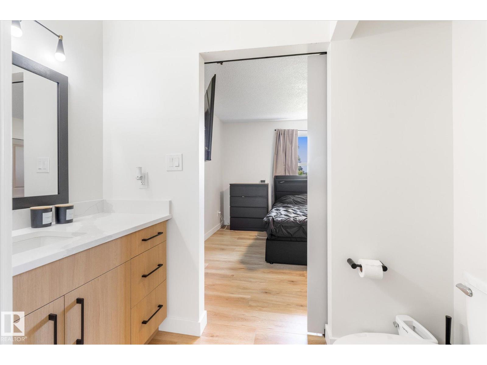 4009 37 AV NW - 19
