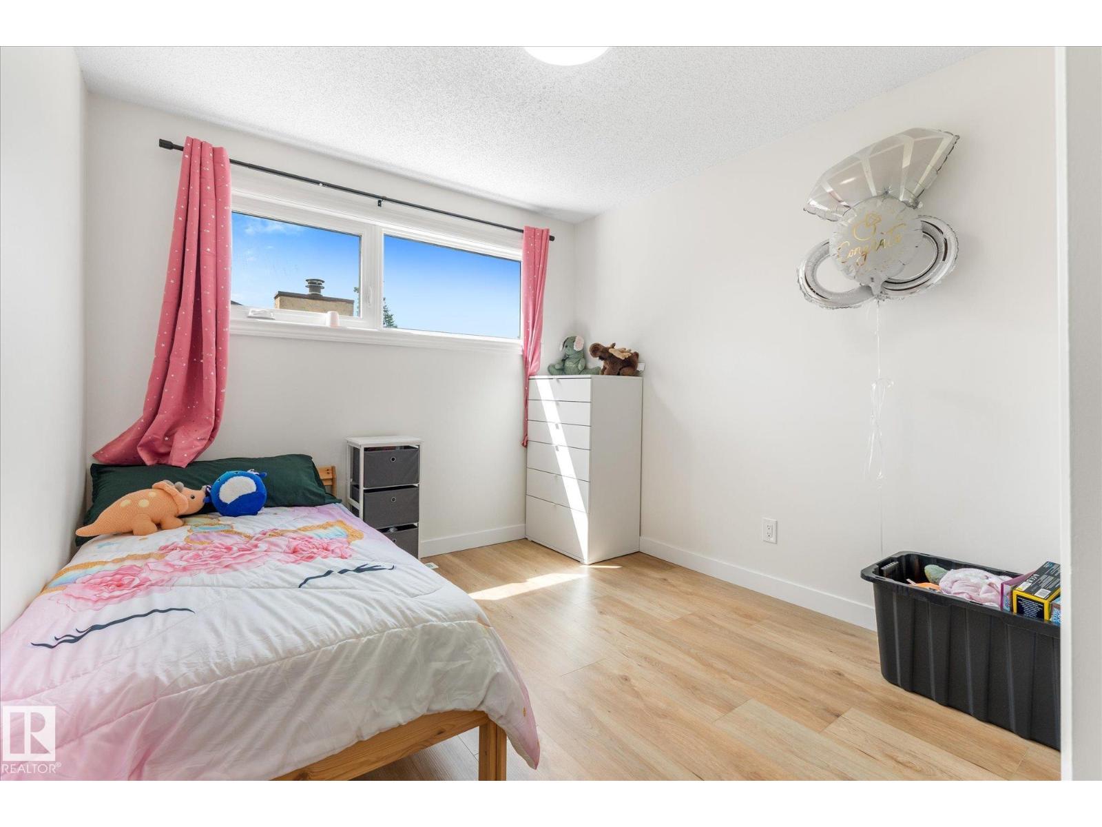 4009 37 AV NW - 22