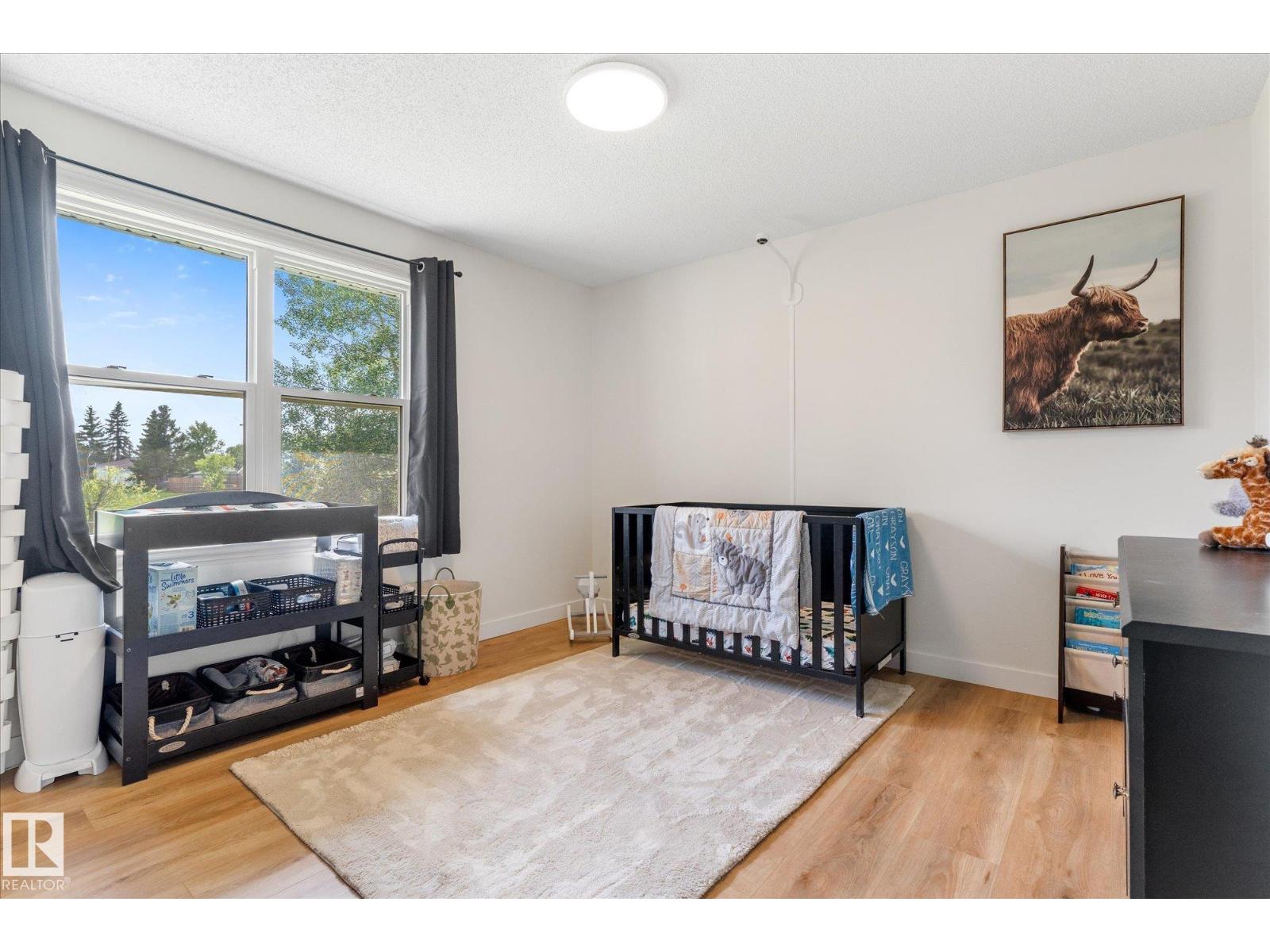 4009 37 AV NW - 24
