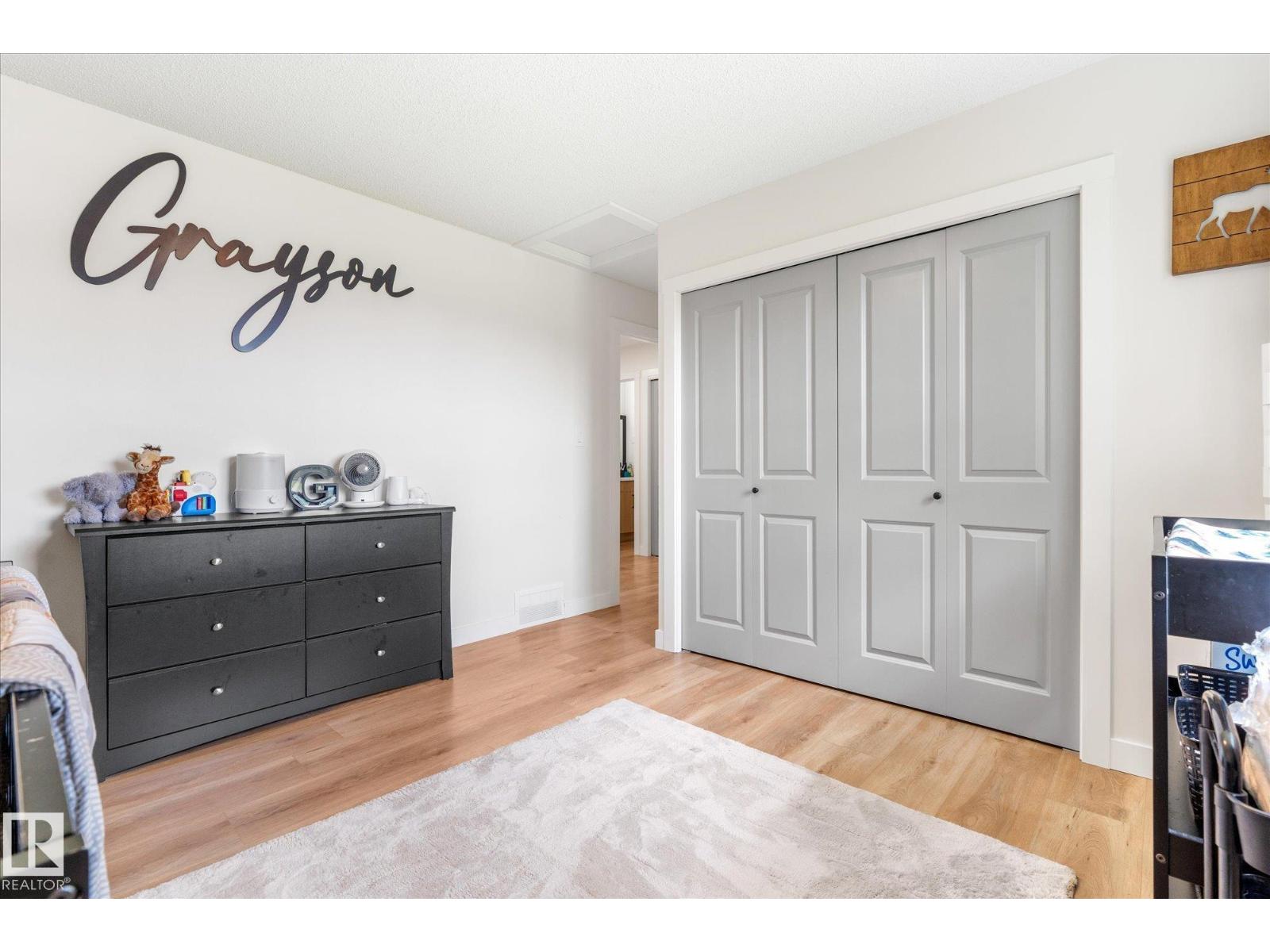 4009 37 AV NW - 25