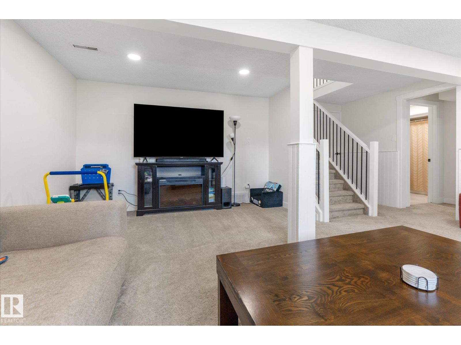 4009 37 AV NW - 30