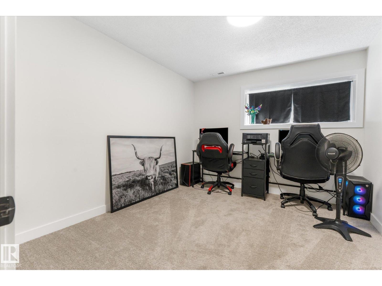 4009 37 AV NW - 32