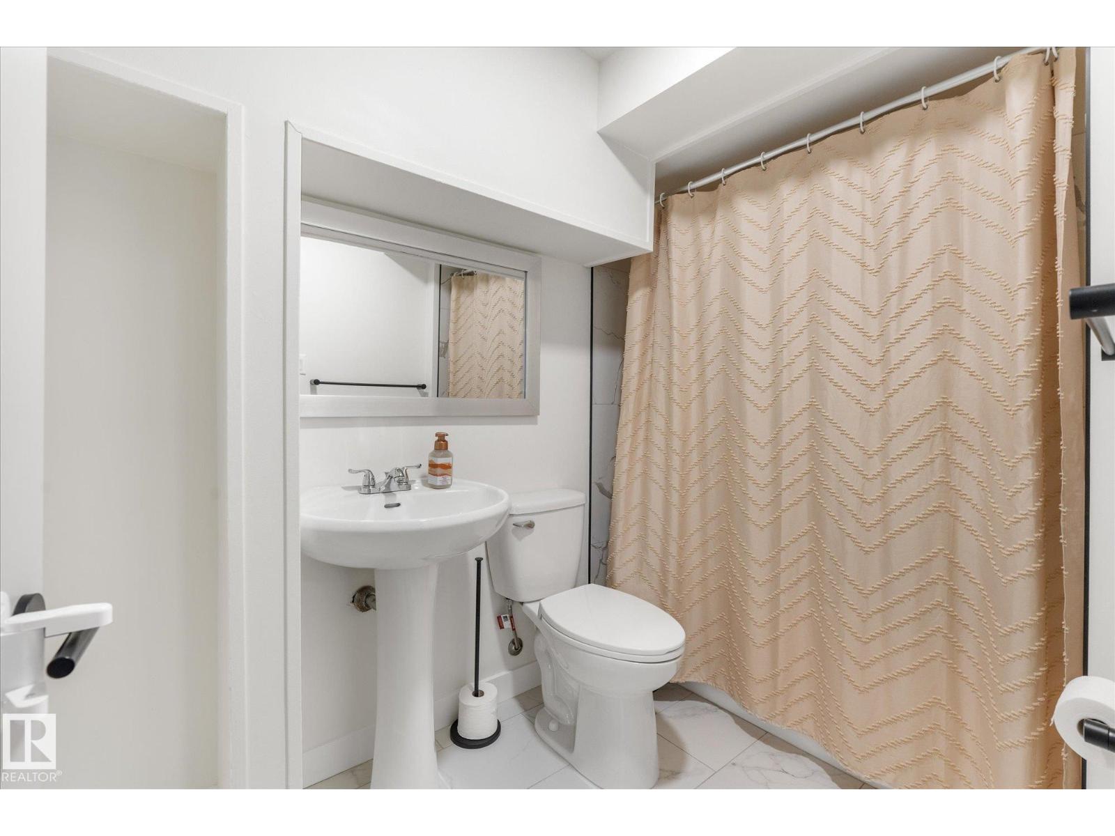 4009 37 AV NW - 34
