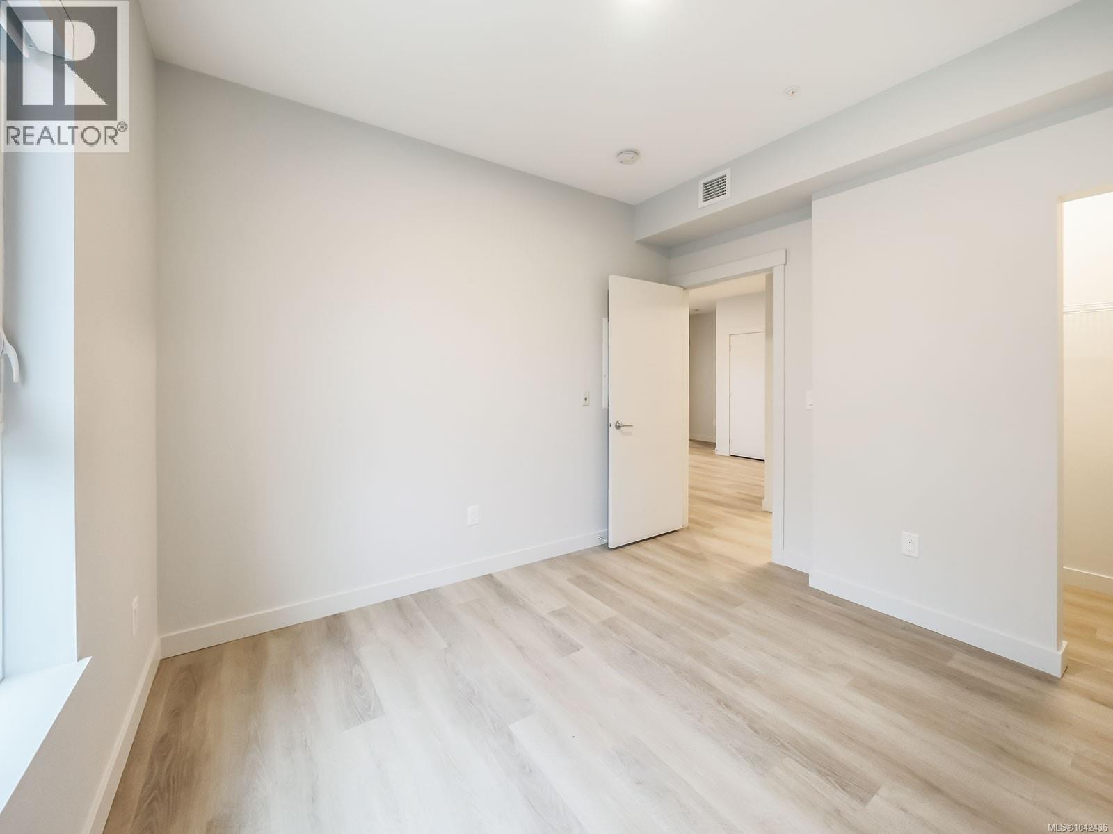 #115 140 Jensen Ave W - 28