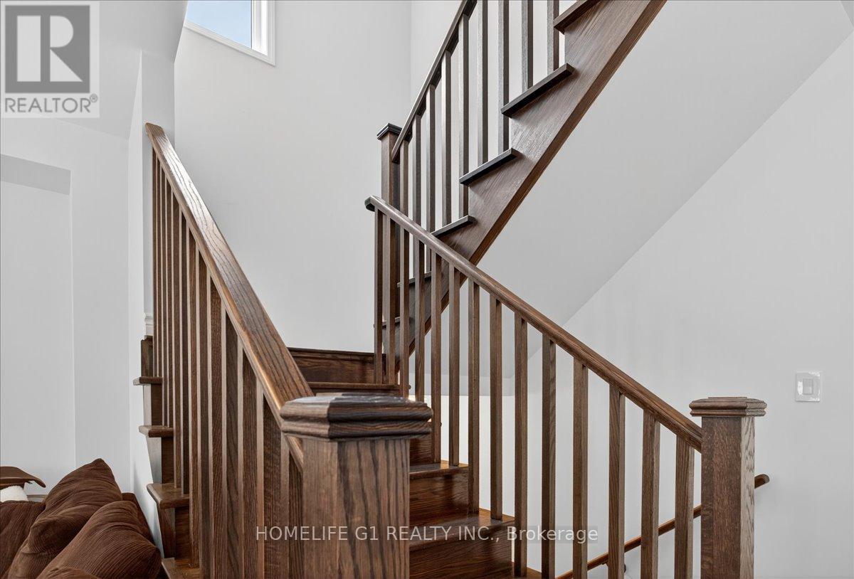 5 DYER CRESCENT - 24