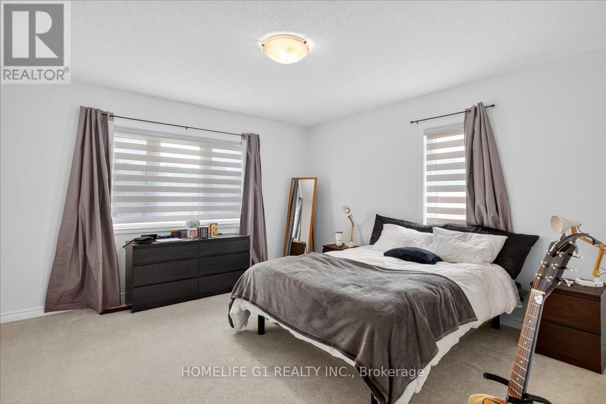 5 DYER CRESCENT - 26