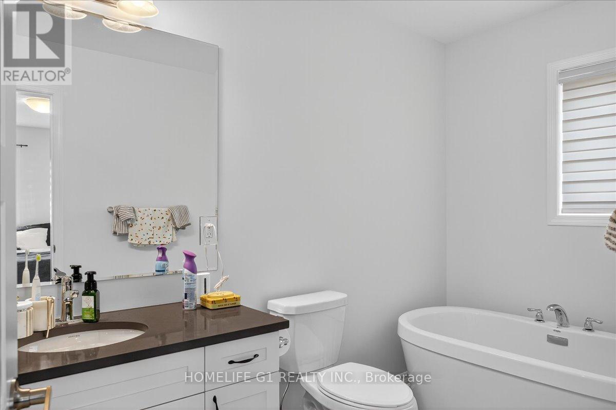 5 DYER CRESCENT - 28