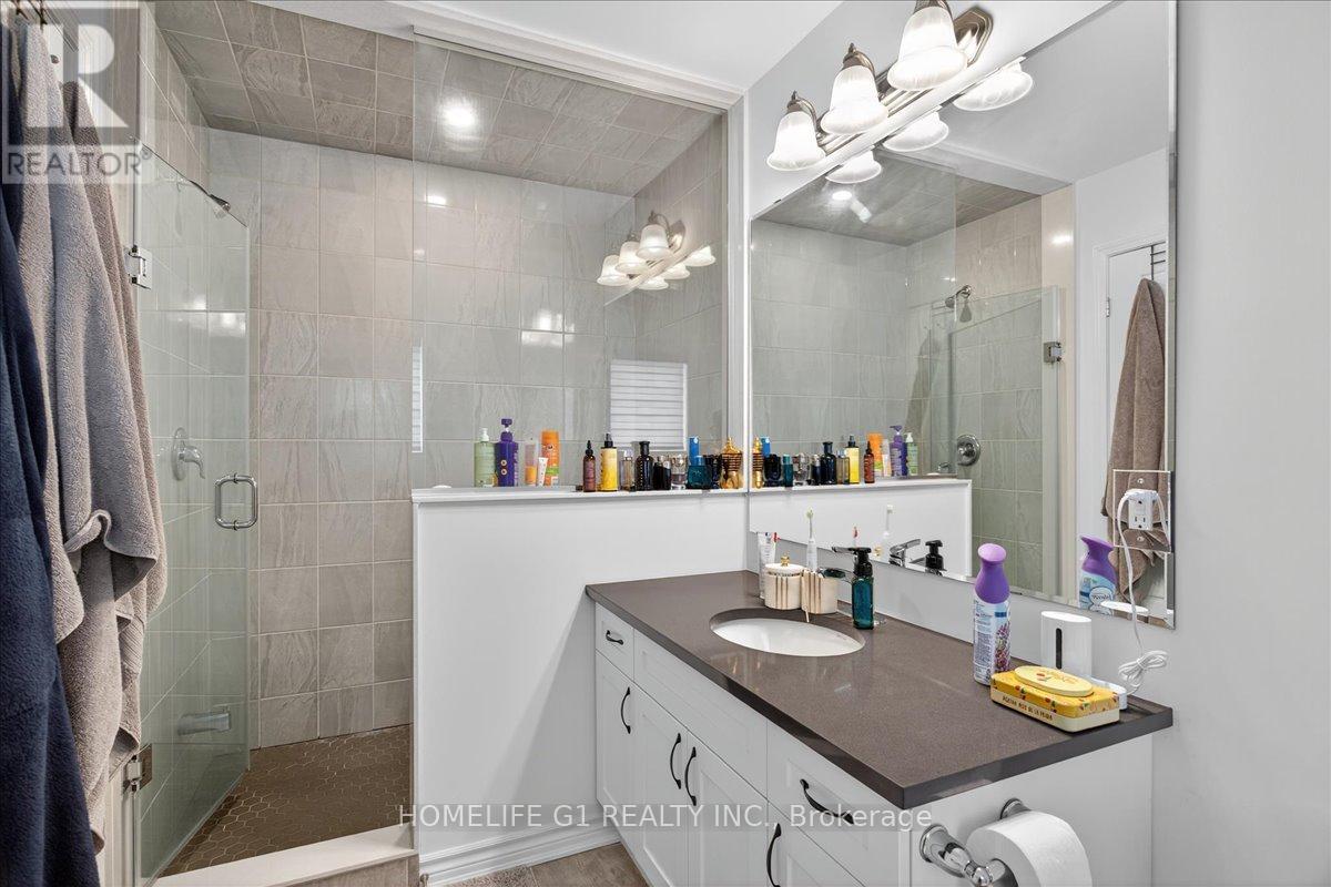 5 DYER CRESCENT - 30