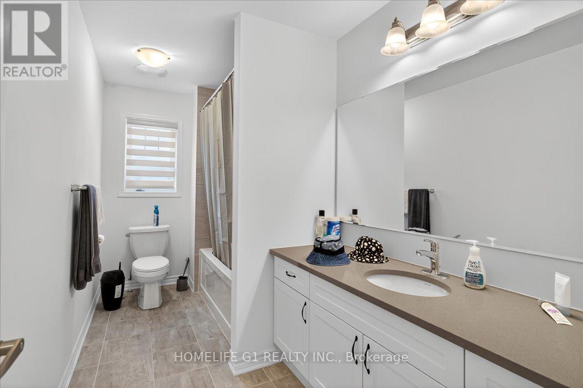 5 DYER CRESCENT - 35