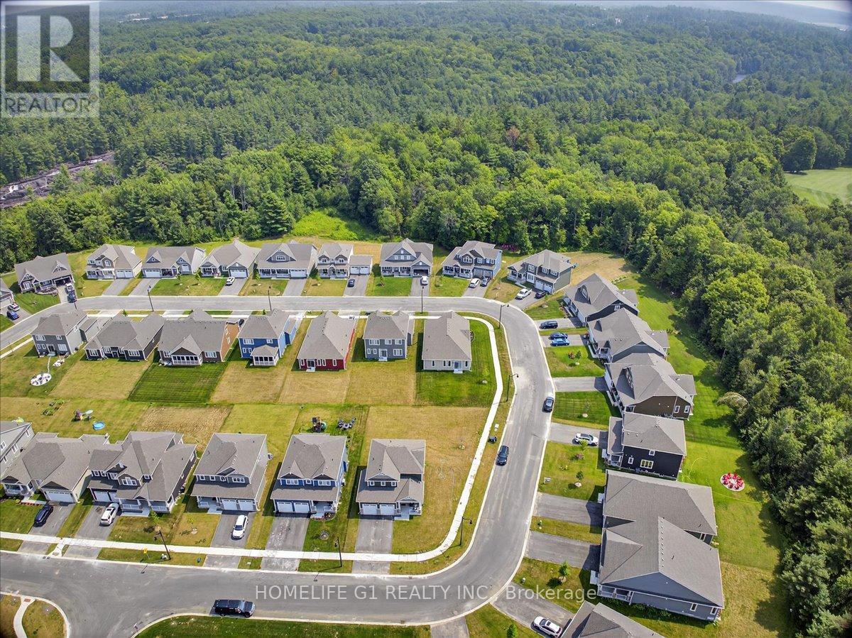 5 DYER CRESCENT - 40