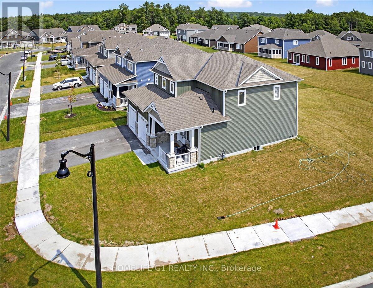 5 DYER CRESCENT - 42