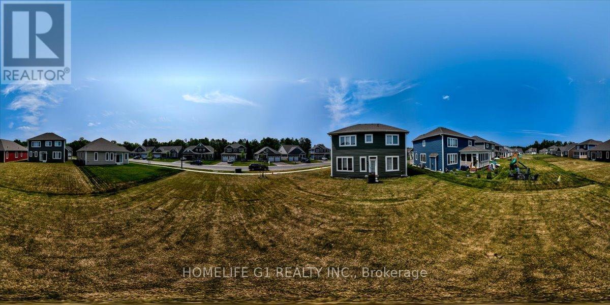 5 DYER CRESCENT - 44