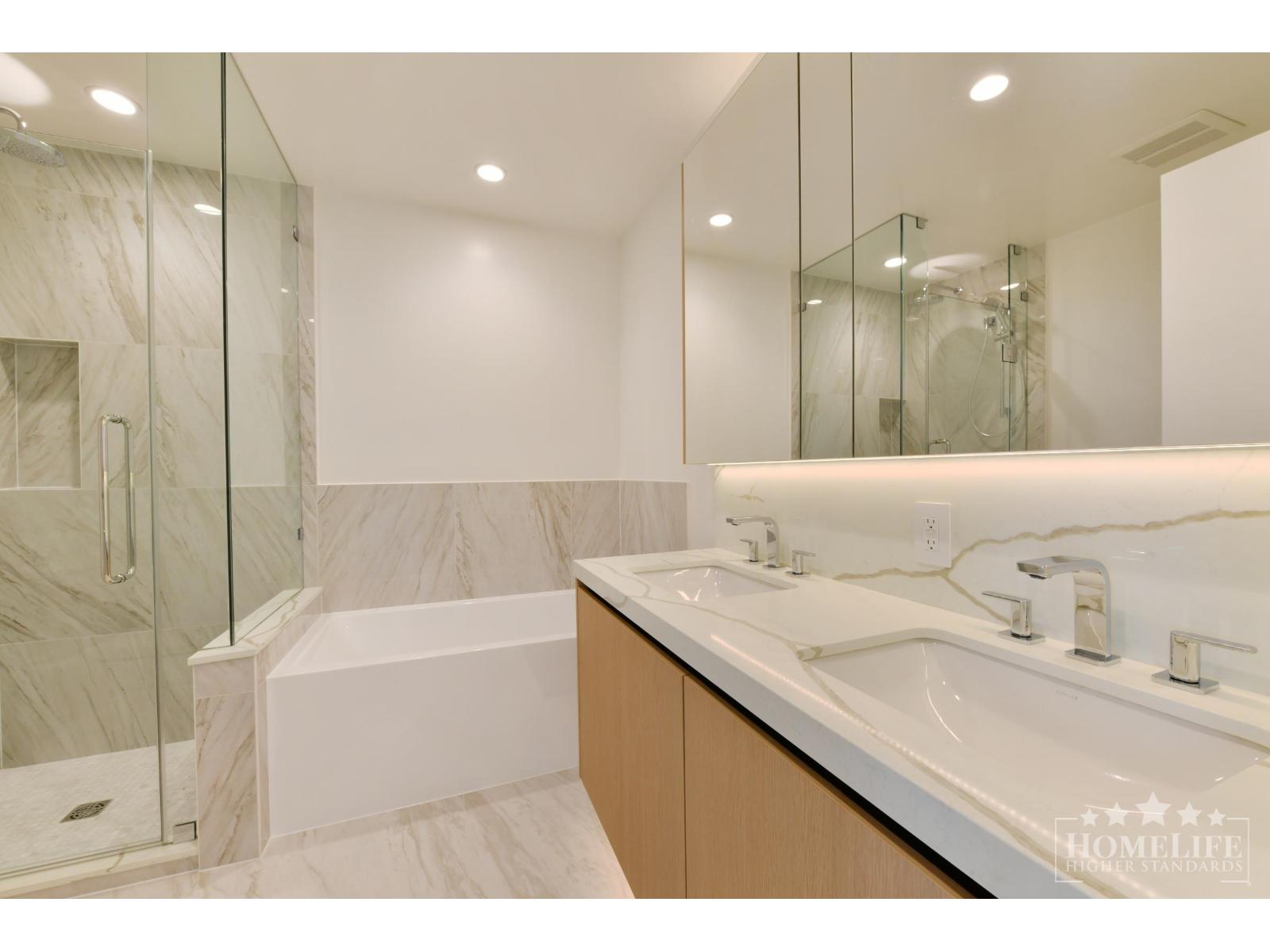 1105 1475 FOSTER STREET, White Rock