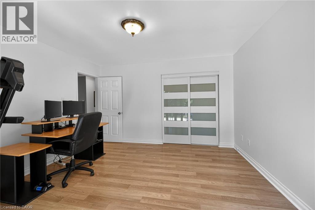 25 INVERNESS Avenue - 23