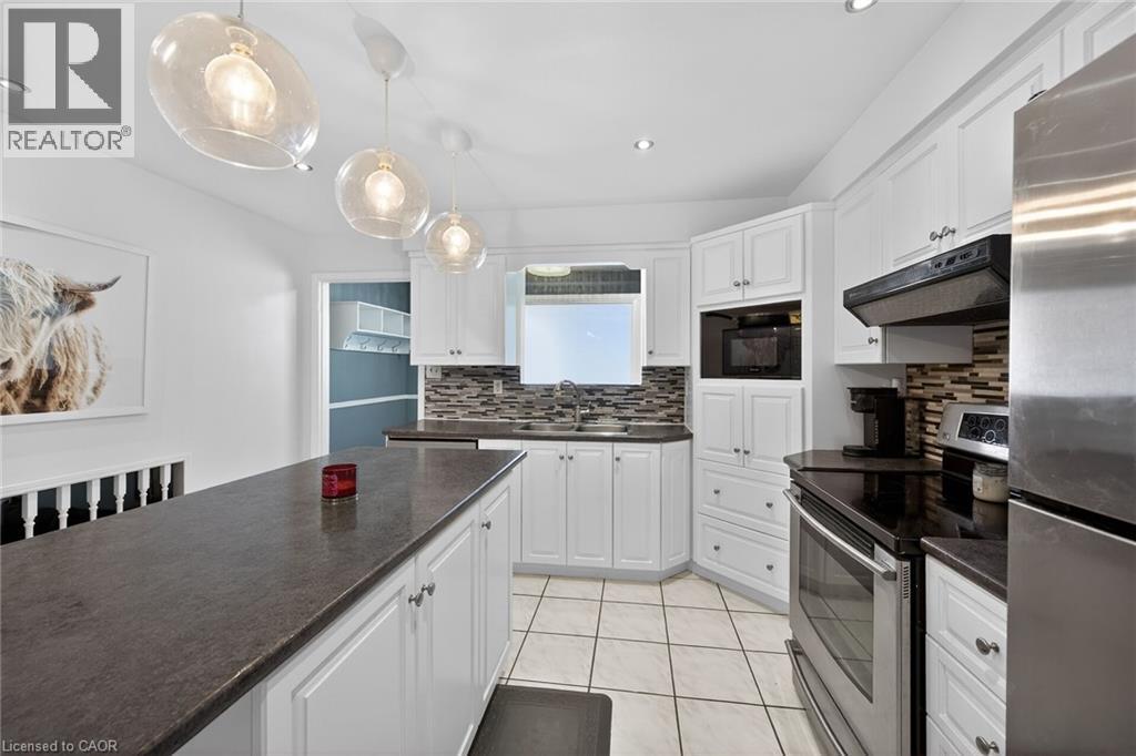 25 INVERNESS Avenue - 15